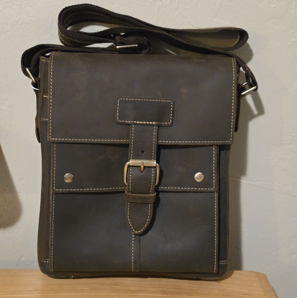 Large Mens Leather Messenger/Shoulder Bag NWOT